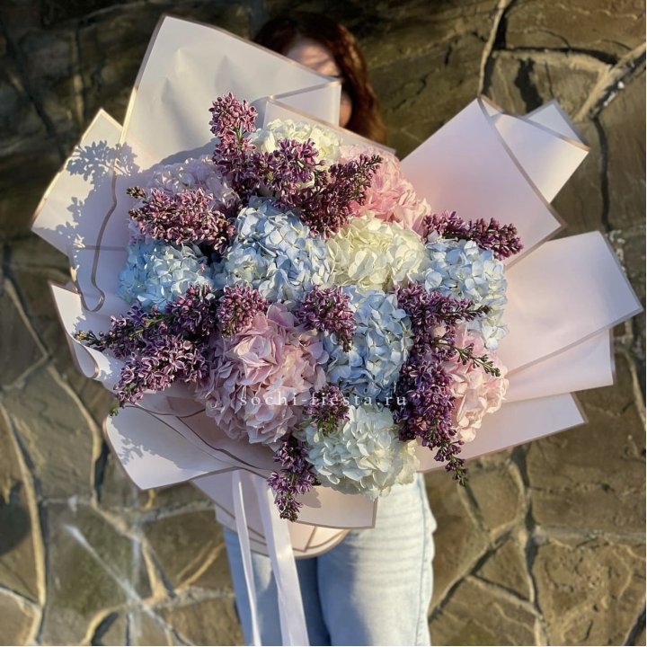 Букет гортензии с сиренью в Сыктывкаре