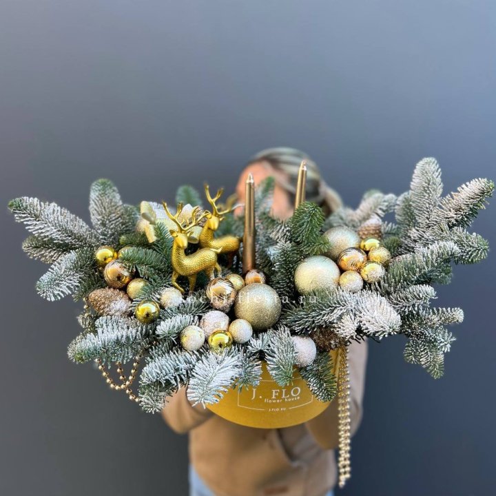 Композиция "Мери крисмас голд" в Сыктывкаре