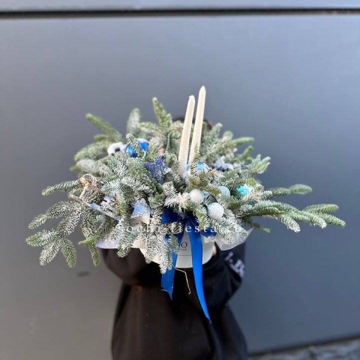 Новогодняя композиция в коробке  в Сыктывкаре