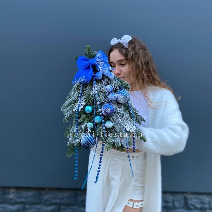 Новогодняя елочка "Блю" в Сыктывкаре