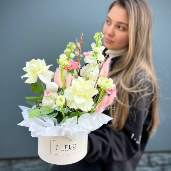 Цветочный бокс "Пасхальная композиция" в Сыктывкаре