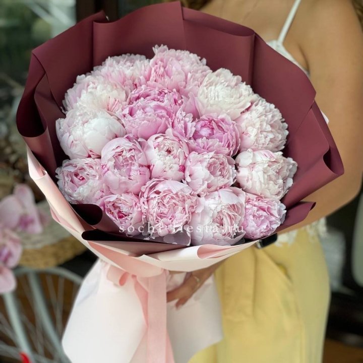Букет 17 зефирных пионов в Сыктывкаре