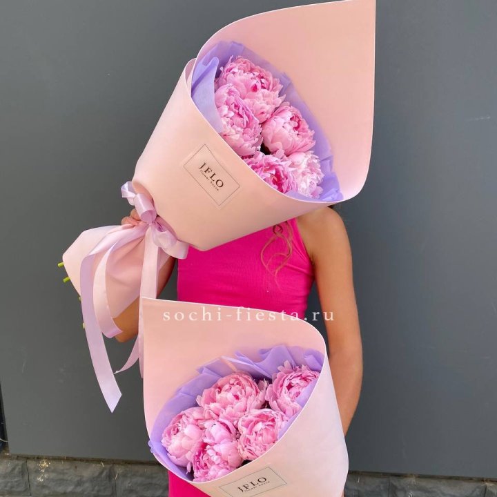 Букет из 5 пионов в Сыктывкаре