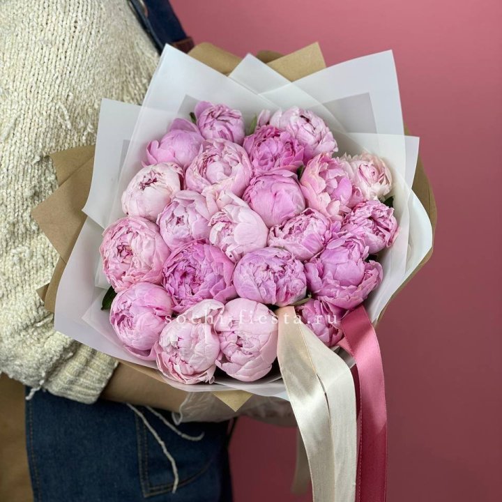 Букет из 21 пионов в Сыктывкаре