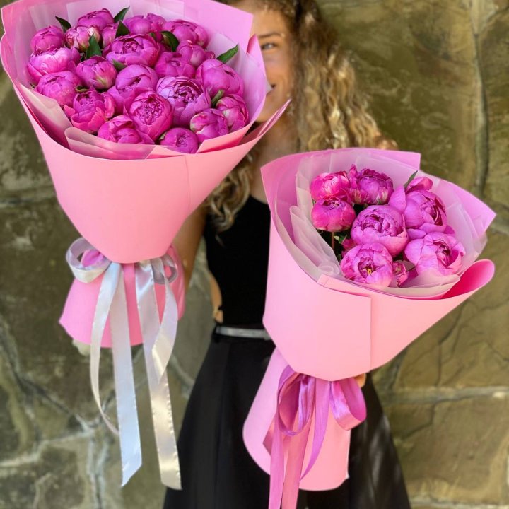 Букет ярких пионов  в Сыктывкаре