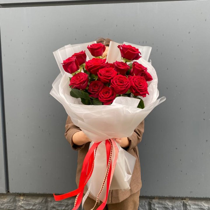 15 высоких роз  в Сыктывкаре
