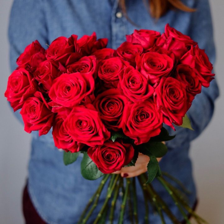25 красных роз в Сыктывкаре