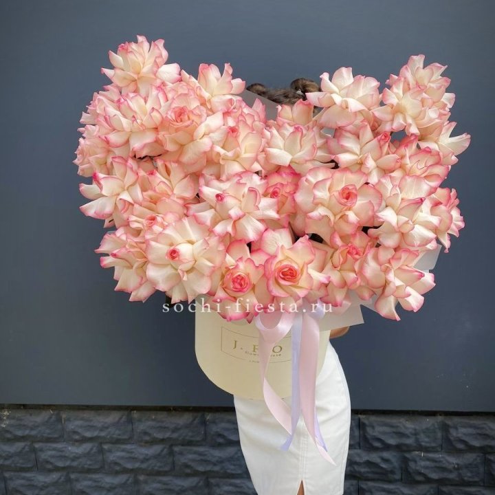 31 французская роза Джумилия в боксе в Сыктывкаре