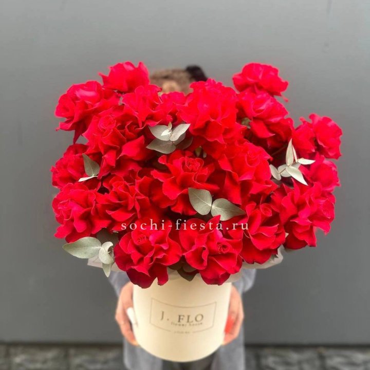 35 Французских роз в боксе в Сыктывкаре