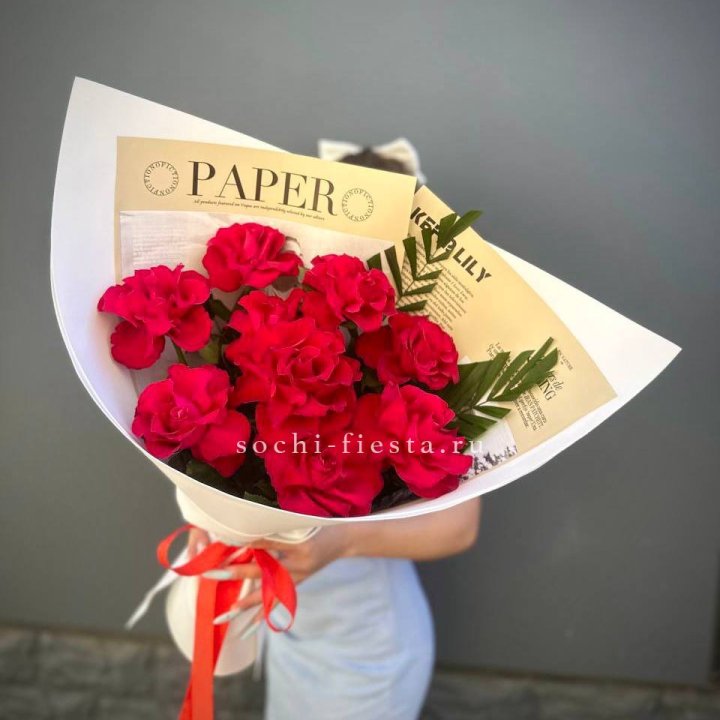 9 Красных французских роз Чико в Сыктывкаре