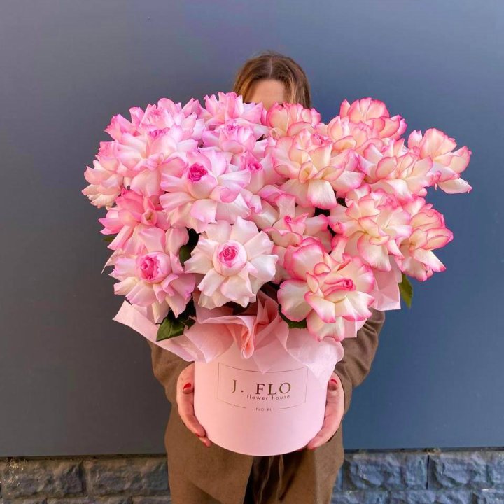 25 Французских роз микс в боксе в Сыктывкаре