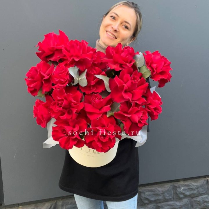 17 Французских роз в боксе в Сыктывкаре