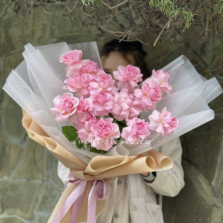 Букет из 15 французских роз Пинк дрим в Сыктывкаре