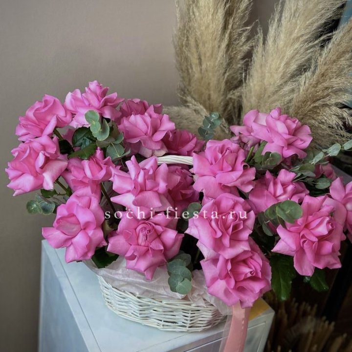 25 роз в цветочной корзине Пинк в Сыктывкаре