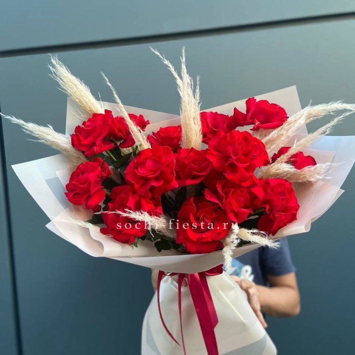 15 Красных французских розы в Сыктывкаре