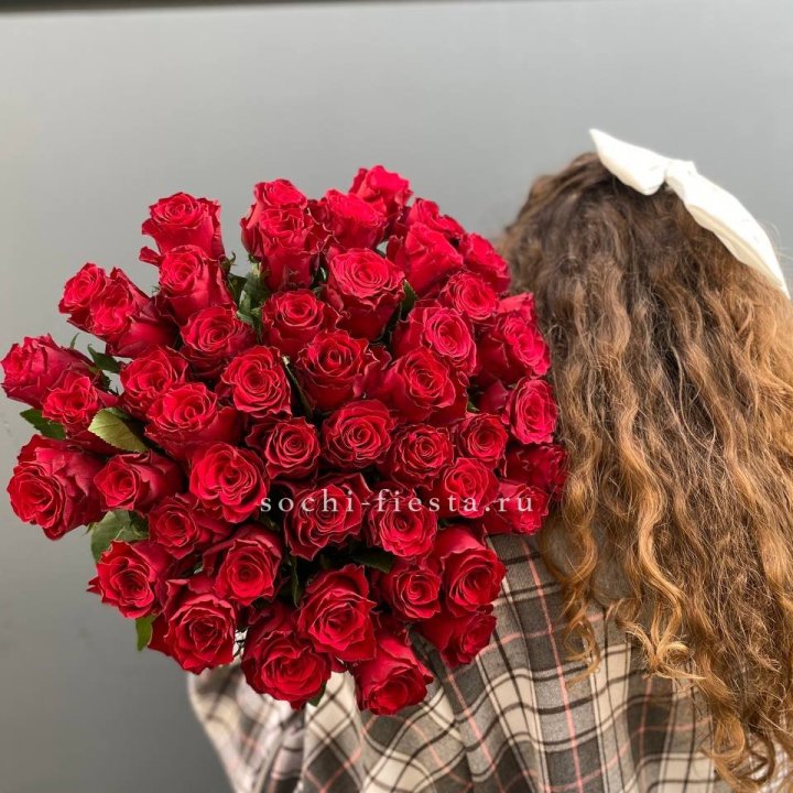 51 красная роза в Сыктывкаре