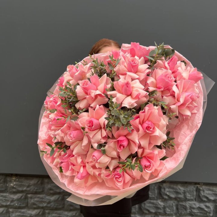  25 розовых французских роз в Сыктывкаре