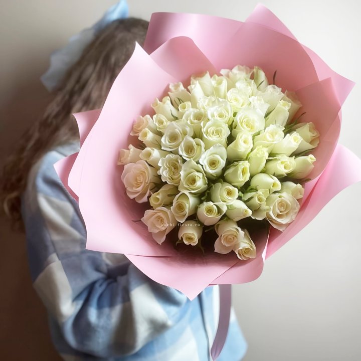 Букет из 51 белой розы (Кения) в Сыктывкаре