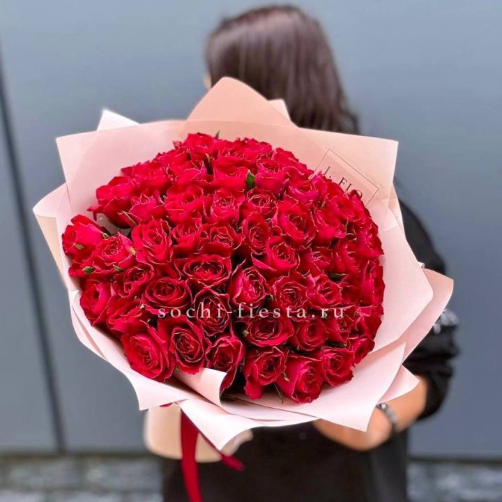 55 кенийских роз в Сыктывкаре