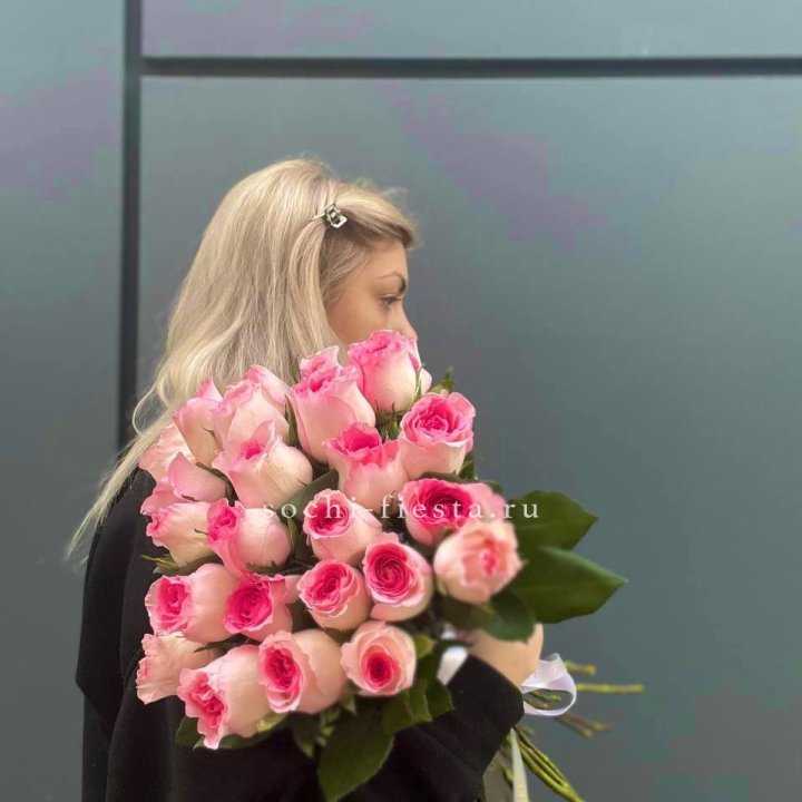  25 розовых роз в Сыктывкаре