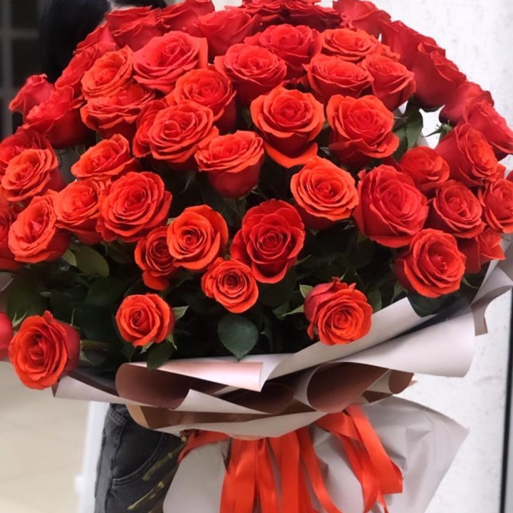 Букет высоких эквадорских роз  в Сыктывкаре