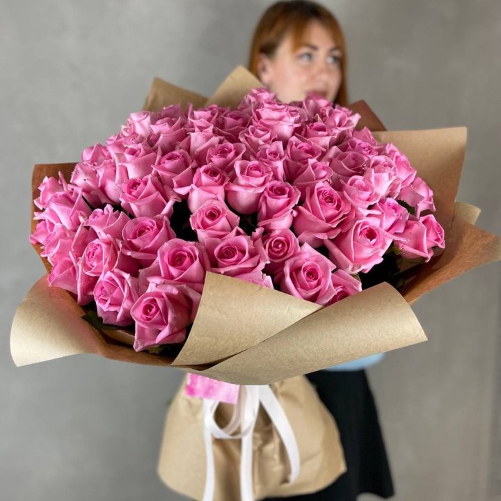 101 розовая роза в Сыктывкаре