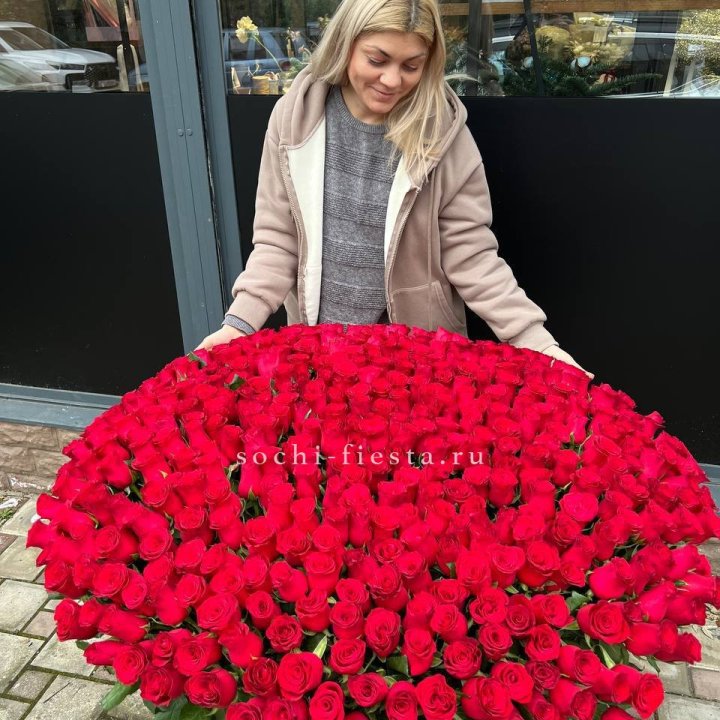 501 красная роза в корзине в Сыктывкаре