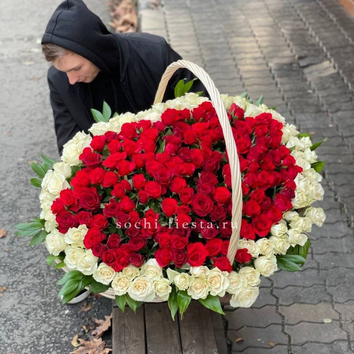 201  роза в корзине   в Сыктывкаре