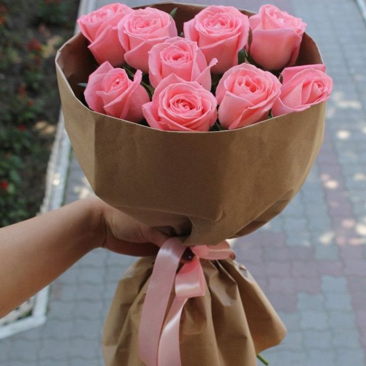 9 розовых роз в Сыктывкаре