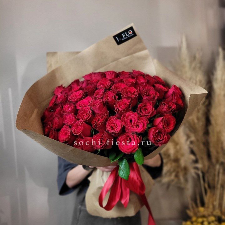 63 красных роз вайт в Сыктывкаре