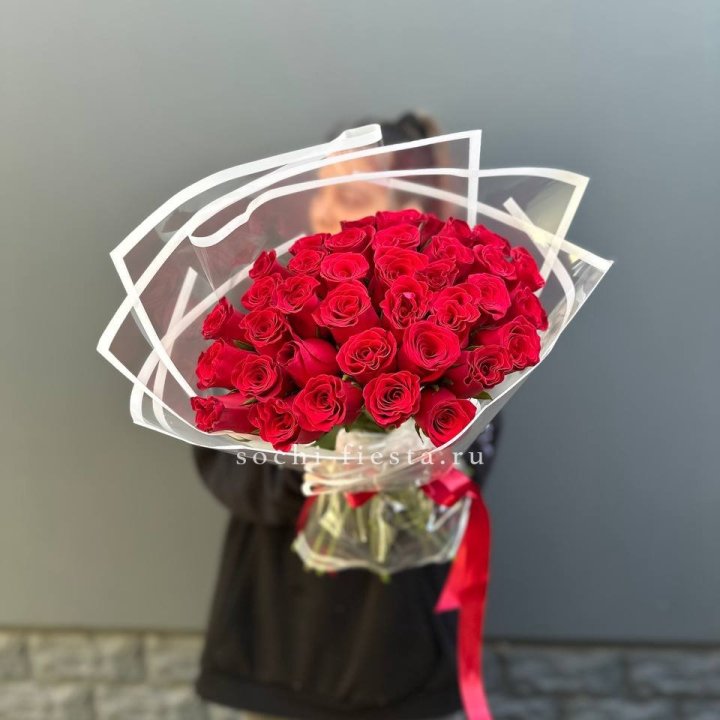 31 красная роза в Сыктывкаре