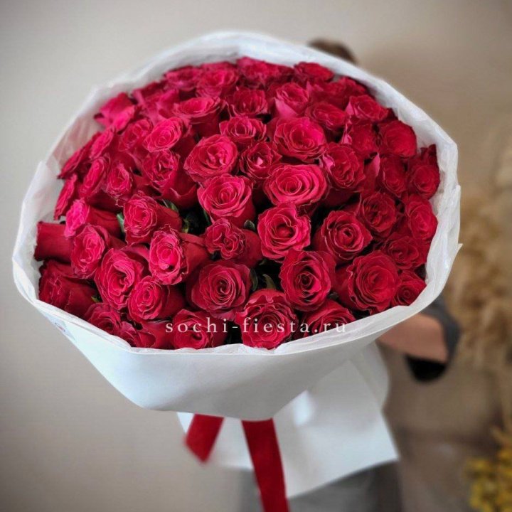 65 красных роз вайт в Сыктывкаре