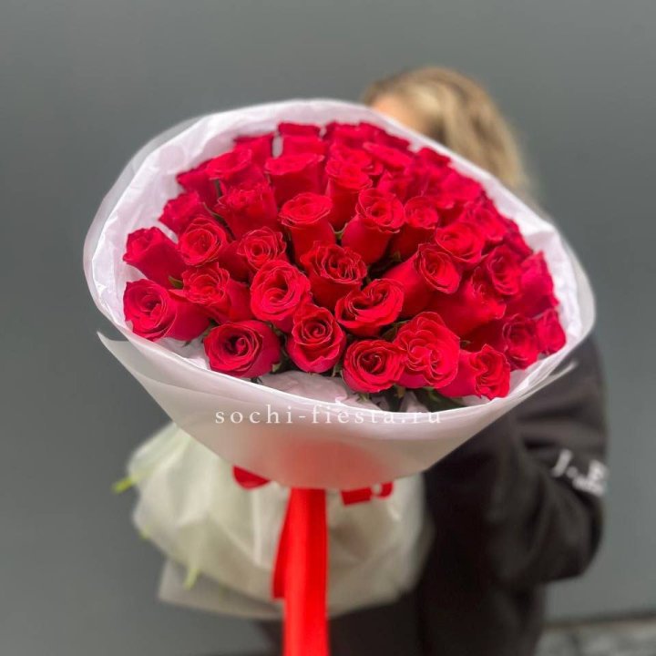 55 красных роз "Амелия" в Сыктывкаре