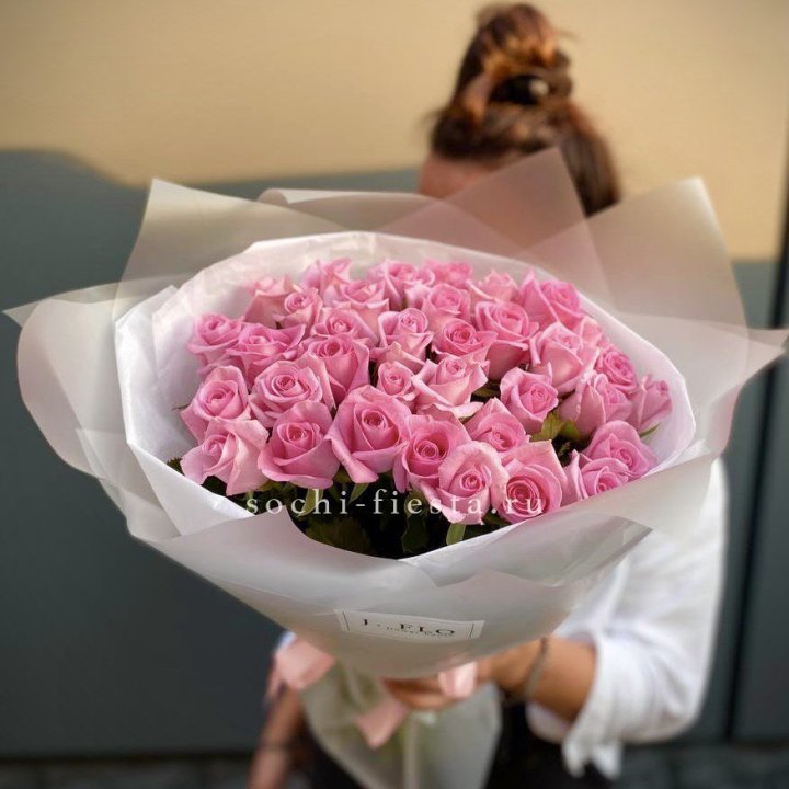 Букет розовых роз  в Сыктывкаре
