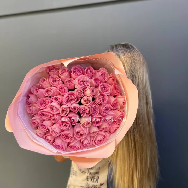 55 розовых роз в Сыктывкаре