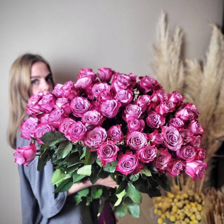 Охапка высоких роз Деп перпел в Сыктывкаре