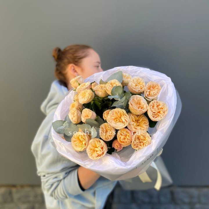 7 пионовидных роз в Сыктывкаре