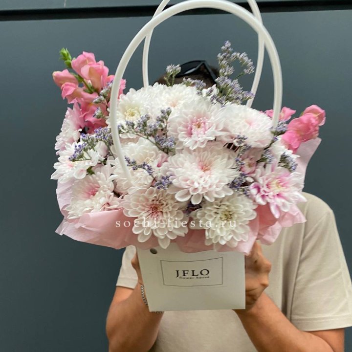 Сумочка из стойких цветов  в Сыктывкаре