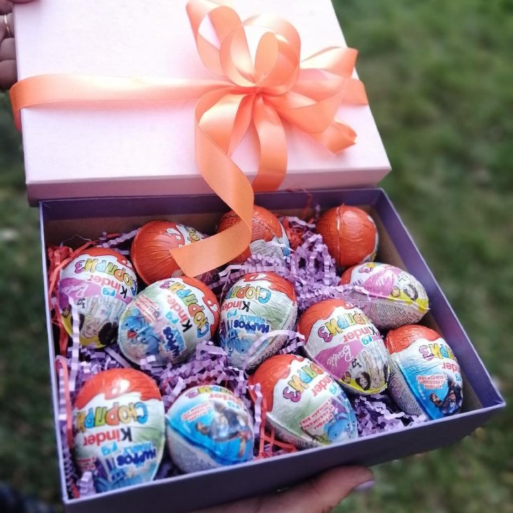 Коробка с киндерами в Сыктывкаре