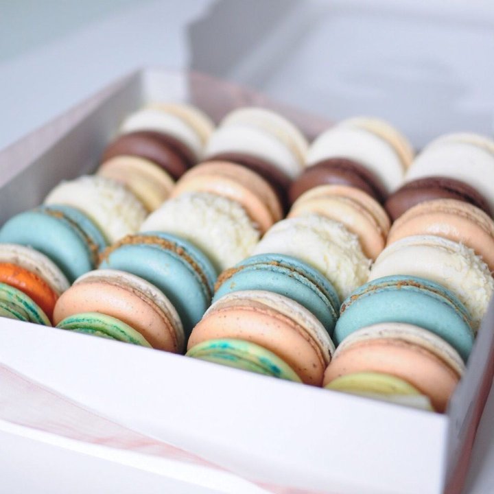 Коробка макаронс 25 шт. в Сыктывкаре