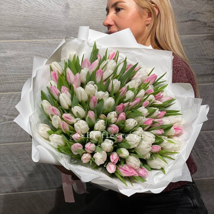 101 тюльпан нежный микс в Сыктывкаре