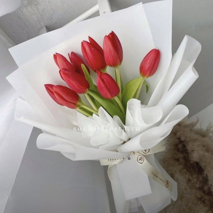 Букет красных тюльпанов в Сыктывкаре