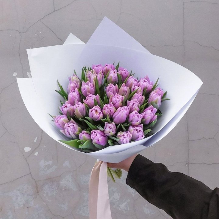 35 сиреневых тюльпанов в Сыктывкаре