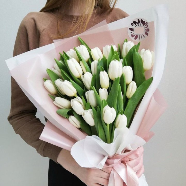 Букет белых тюльпанов "Моника" в Сыктывкаре