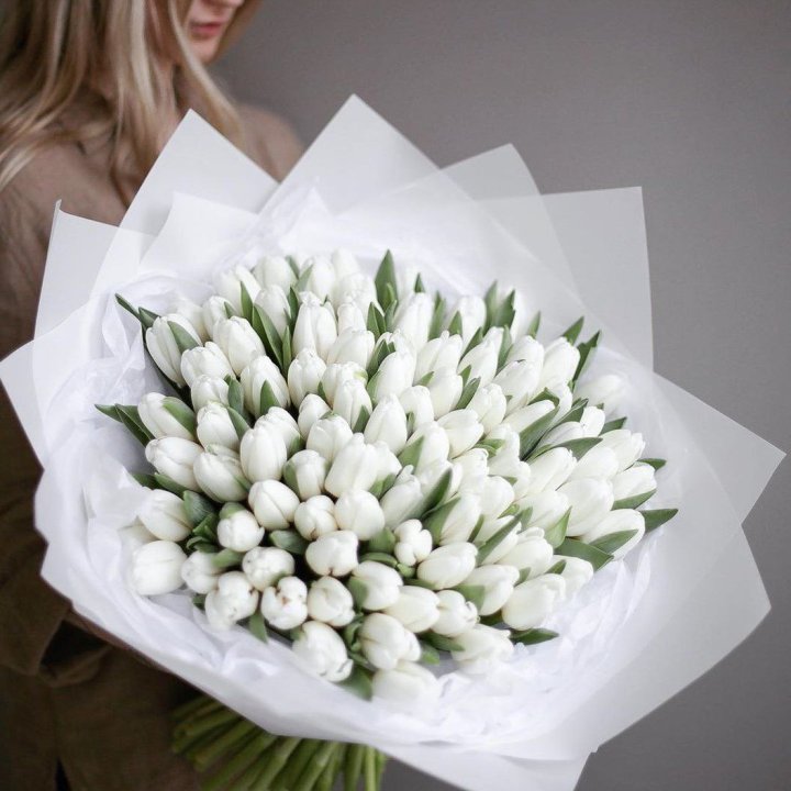101 белый тюльпан в Сыктывкаре