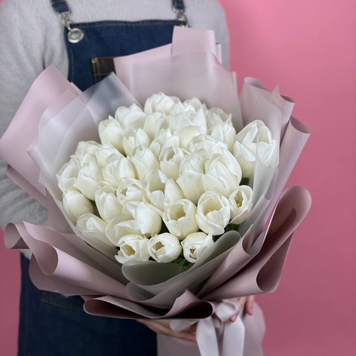 Букет белых тюльпанов "Пур-пур" в Сыктывкаре